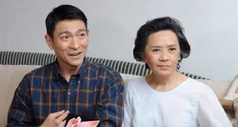 幫劉德華還4千萬債務,晚年被子女啃老破產,如今被華仔寵上天:我養她一輩子