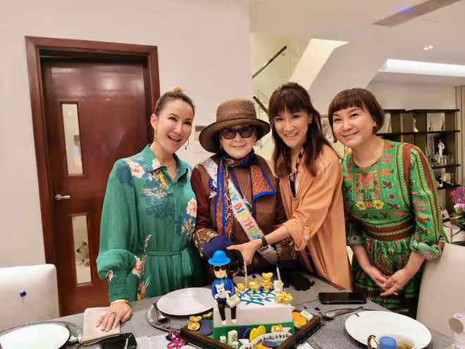 李玟抑鬱症去世!閨蜜蕭亞軒一直哭引擔憂,同樣飽受情傷病痛困擾