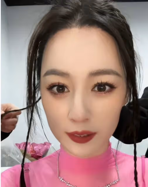唐藝收到求婚!男方有7公司8工廠9別墅,送50億現金彩禮給力!