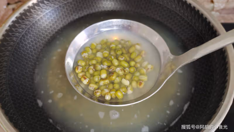 綠豆和它更配,很少人知道!夏天常煮一碗,掃光暑氣濕氣,酸酸甜甜解暑好幫手