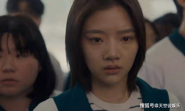 《追光的日子》高考無望?371的荒唐分數,詐出了任真的隱晦病情