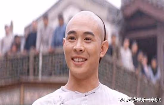 李連杰年輕時買下的3億豪宅，荒廢七年後，清潔阿姨成了人生贏家
