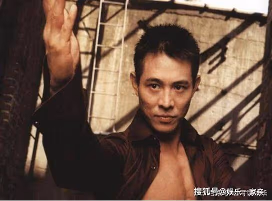 李連杰年輕時買下的3億豪宅，荒廢七年後，清潔阿姨成了人生贏家