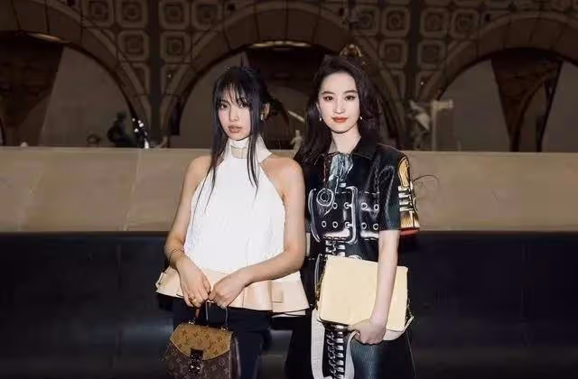 巴黎時裝周:那個用人格魅力走出一片天的女孩,現在變成這樣了…