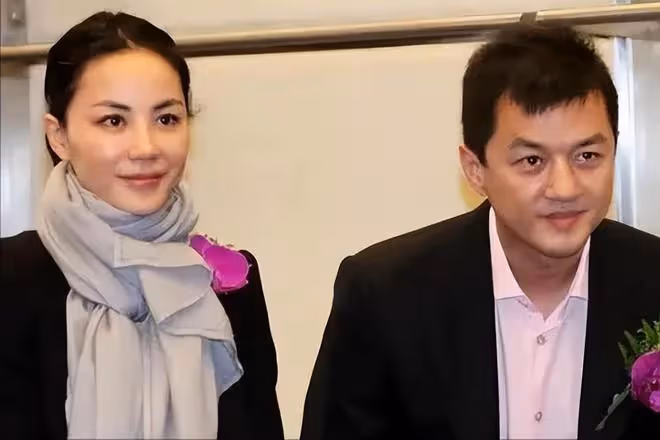 李亞鵬小女夏夏病情疑加重,走起來雙腿不對勁,與姥爺互動慢半拍