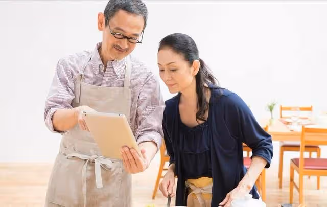 繼父養我25年,我結婚他送我一套陪嫁房,提出的要求卻讓我為難