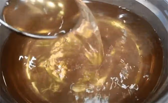 調芝麻醬用水還是用油哪個更好？教你幾個小技巧，香味十足