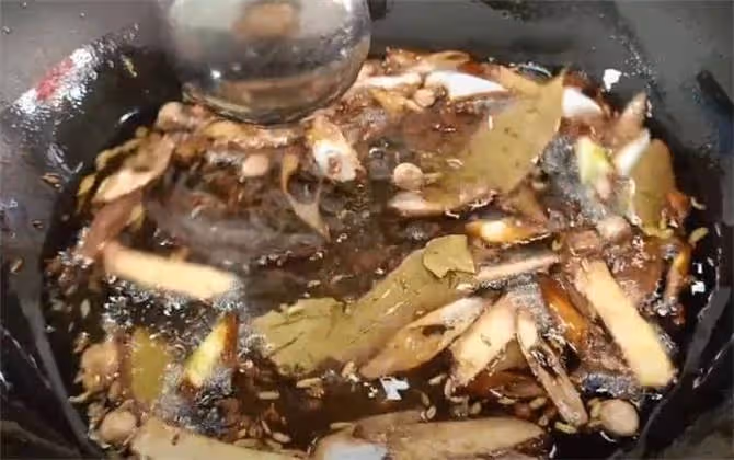 調芝麻醬用水還是用油哪個更好？教你幾個小技巧，香味十足