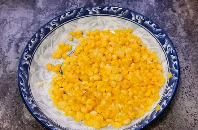 在家自製雞肉玉米腸,Q彈鮮嫩一點兒不柴,學會再也不用買了!