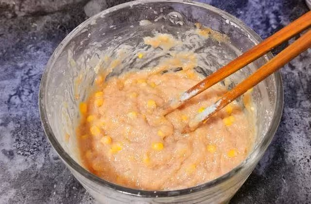 在家自製雞肉玉米腸,Q彈鮮嫩一點兒不柴,學會再也不用買了!
