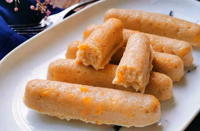 在家自製雞肉玉米腸,Q彈鮮嫩一點兒不柴,學會再也不用買了!