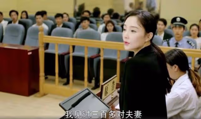 李小璐否認有新戀情,探望緋聞男友妻兒破傳聞,卻被爆將正式復出