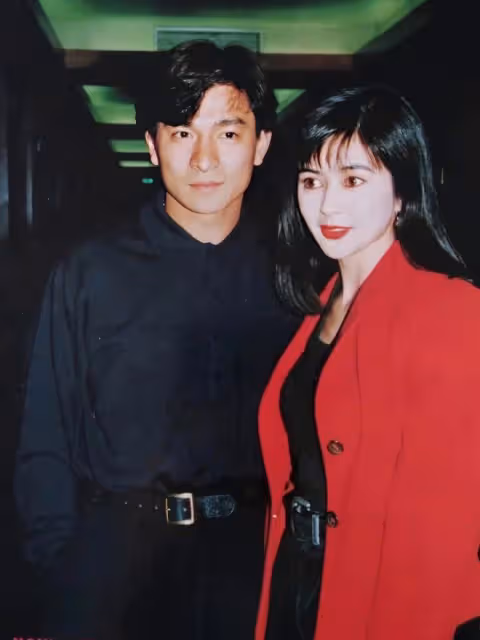 關之琳曬美照疑忘拉褲子拉鏈,談感情顯傷感,獨住億萬豪宅被催婚