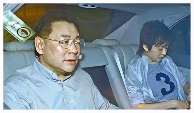 關之琳曬美照疑忘拉褲子拉鏈,談感情顯傷感,獨住億萬豪宅被催婚