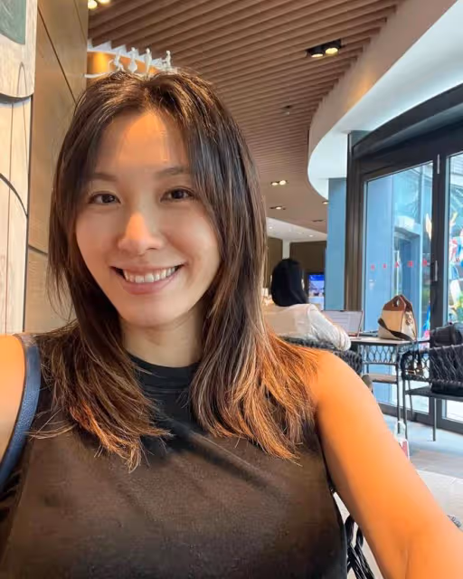 何超瓊出席富商曾文豪家宴，乾女兒曾昭儀和媽媽開心合影