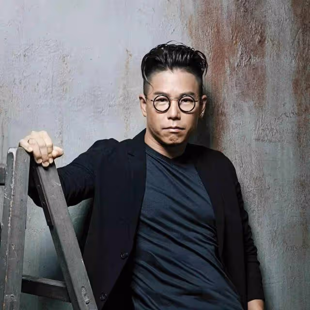 知名港星母親與家人慶生!被指長相與狄龍太相似,家族出多位明星