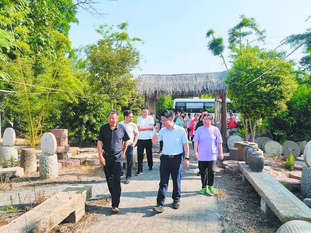 觀摩找差距評比促提升——汝州市推進農村人居環境整治及和美鄉村示範創建