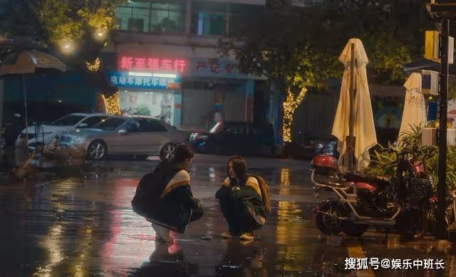 《追光的日子》儀態滿分!王源的蹲姿,完美還原了高遠的帥與暖