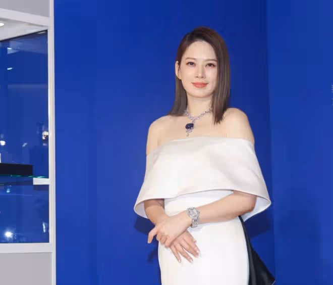 知名女星宣布離婚!嫁大15歲富商17年過得像保姆,曾為生娃險喪命
