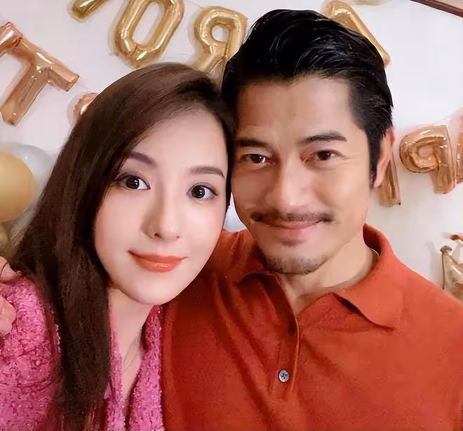 方媛活動生圖曝光,穿束腰裙踩恨天高嬌小可人,真人超級無敵瘦