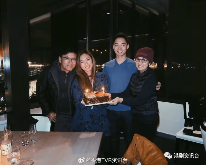 65歲苗僑偉愈老愈型秘訣曝光!內地網民蜂擁激贊:20歲小鮮肉都比唔上