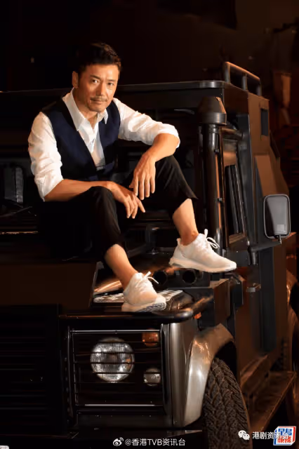 65歲苗僑偉愈老愈型秘訣曝光!內地網民蜂擁激贊:20歲小鮮肉都比唔上