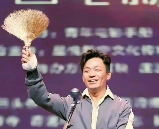 事實證明,帶著《八角籠中》回歸的王寶強,已經走上了另一條路