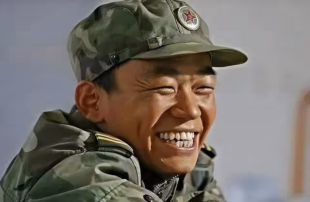 事實證明,帶著《八角籠中》回歸的王寶強,已經走上了另一條路