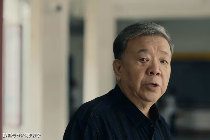 《追光的日子》30集大結局，高遠成為了飛行員，郝楠去山區支教