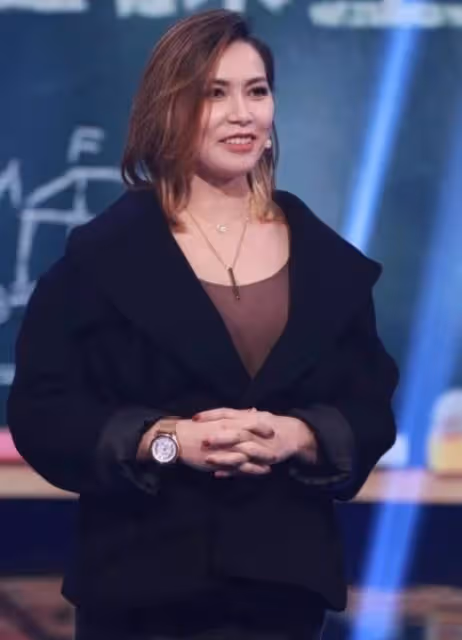 恭喜！港歌手秘密誕子後再度宣布有喜，曾經歷家暴至今仍未敢結婚