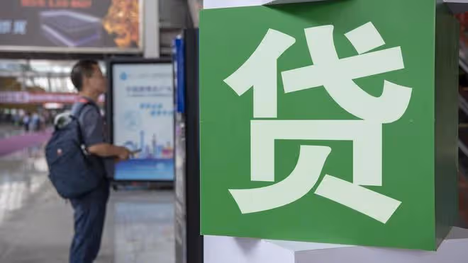 33歲女子不聽勸，執意和小10歲男友交往，結果賠了夫人又折兵