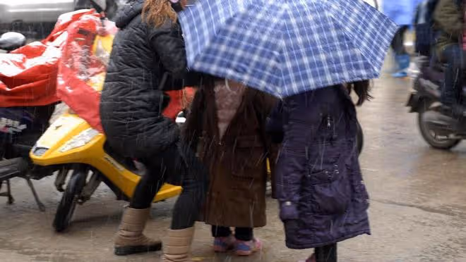 出嫁女兒離婚後住娘家5年，前夫多次上門求復合，兒媳婦：讓她滾