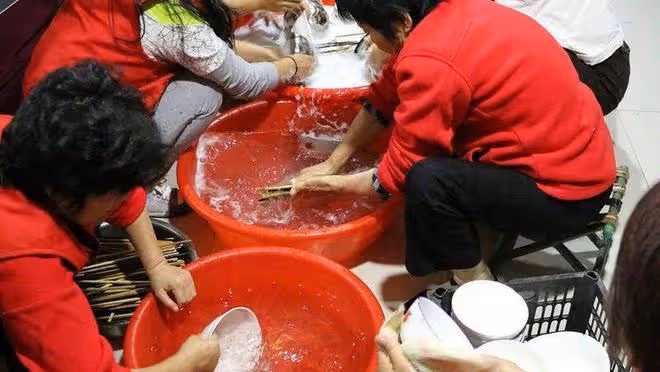男子幫老闆打工多年,老闆去世後娶了老闆娘,霸占了老闆的財產
