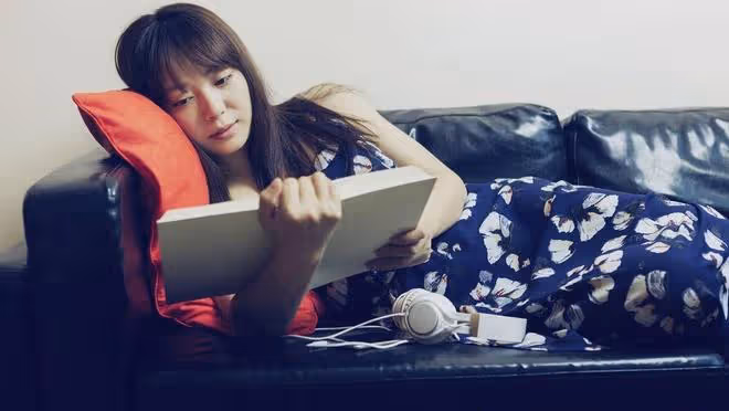 北漂女孩的愛情故事，北漂12年一無所有，最後回老家嫁了個公務員