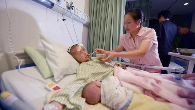 小伙花12萬彩禮娶二婚女,孩子剛出生就想離婚,男子:她太無情了