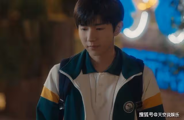 《追光的日子》高遠早戀了?對任真毫不掩飾地維護,不是愛而是救贖