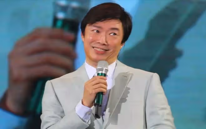 67歲費玉清被曝出大瓜，黃安發文說出真相，直言網上的爆料太假了