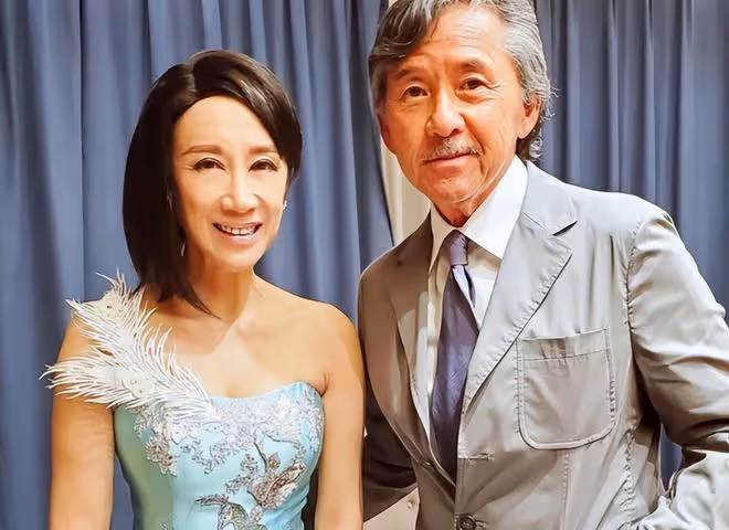 59歲知名港星被曝重病入院!本人現身報平安,身材消瘦卻很精神