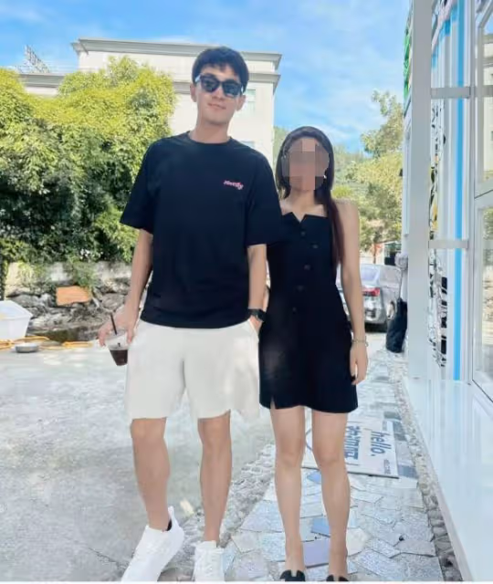 林更新現身咖啡店被偶遇,生圖又高又帥,腿比女生的還細
