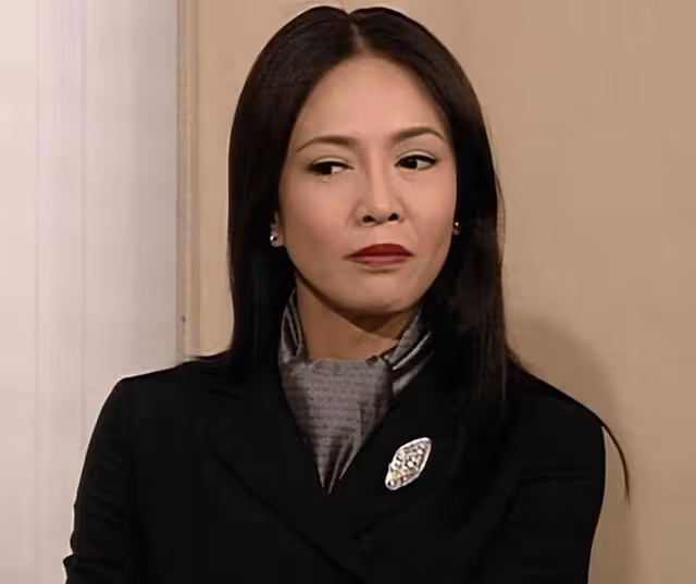 周潤發當眾親吻65歲香港知名女星引熱議,兩人合作無間,感情要好