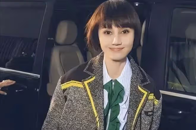 袁泉:6根鋼釘1根鋼條,堅守多年不變,袁泉打了多少明星的臉?