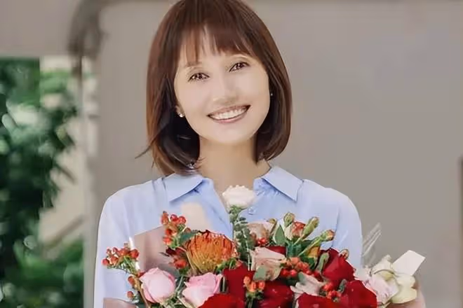 袁泉：6根鋼釘1根鋼條，堅守多年不變，袁泉打了多少明星的臉？