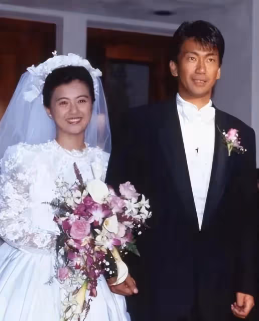 藥師丸博子:山口百惠第二,玉置浩二前妻,從國民女神到國民媽媽