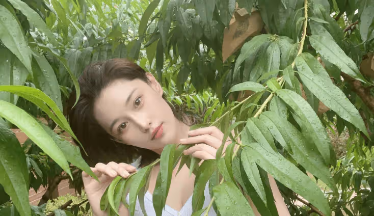 張馨予嫁人後點亮新技能，化身種菜小能手，豪宅花園變菜園