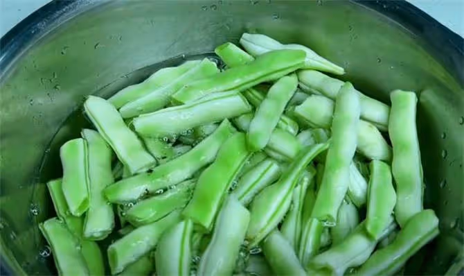 芸豆燉土豆這樣做才最好吃,簡單幾步,燉出來比肉還香