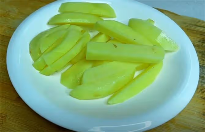 芸豆燉土豆這樣做才最好吃,簡單幾步,燉出來比肉還香