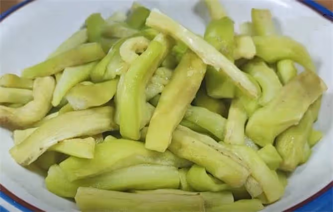 這才是魚香茄子好吃的做法,不用油炸,做法簡單,入味又下飯