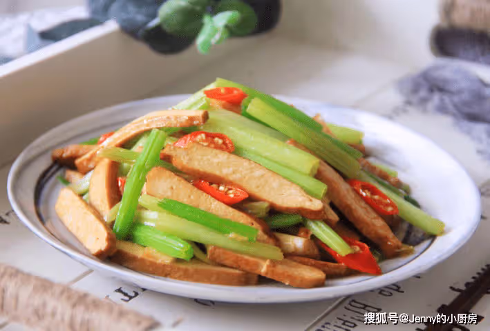 7月11號入伏,寧可不吃肉,也要吃這5種蔬菜,清熱解暑,安穩度夏