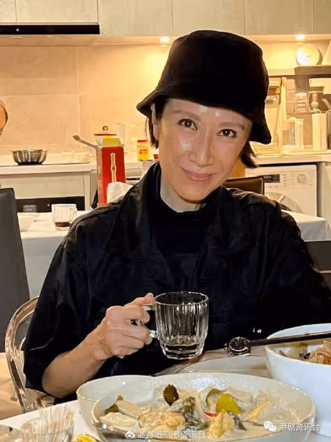 59歲呂珊早前被誤傳重病入院!近況曝光面容消瘦不少骨感明顯