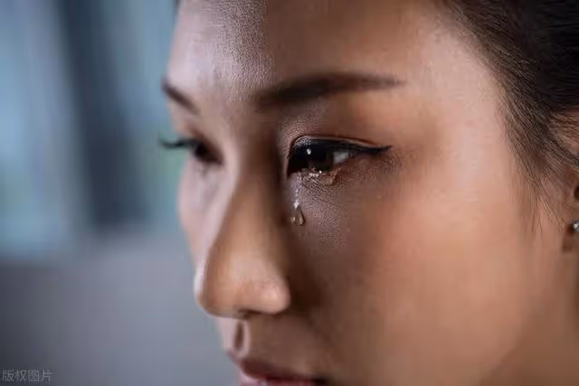 剛結婚半年,女兒跟女婿吵架,問清原因之後,我讓女兒果斷離婚
